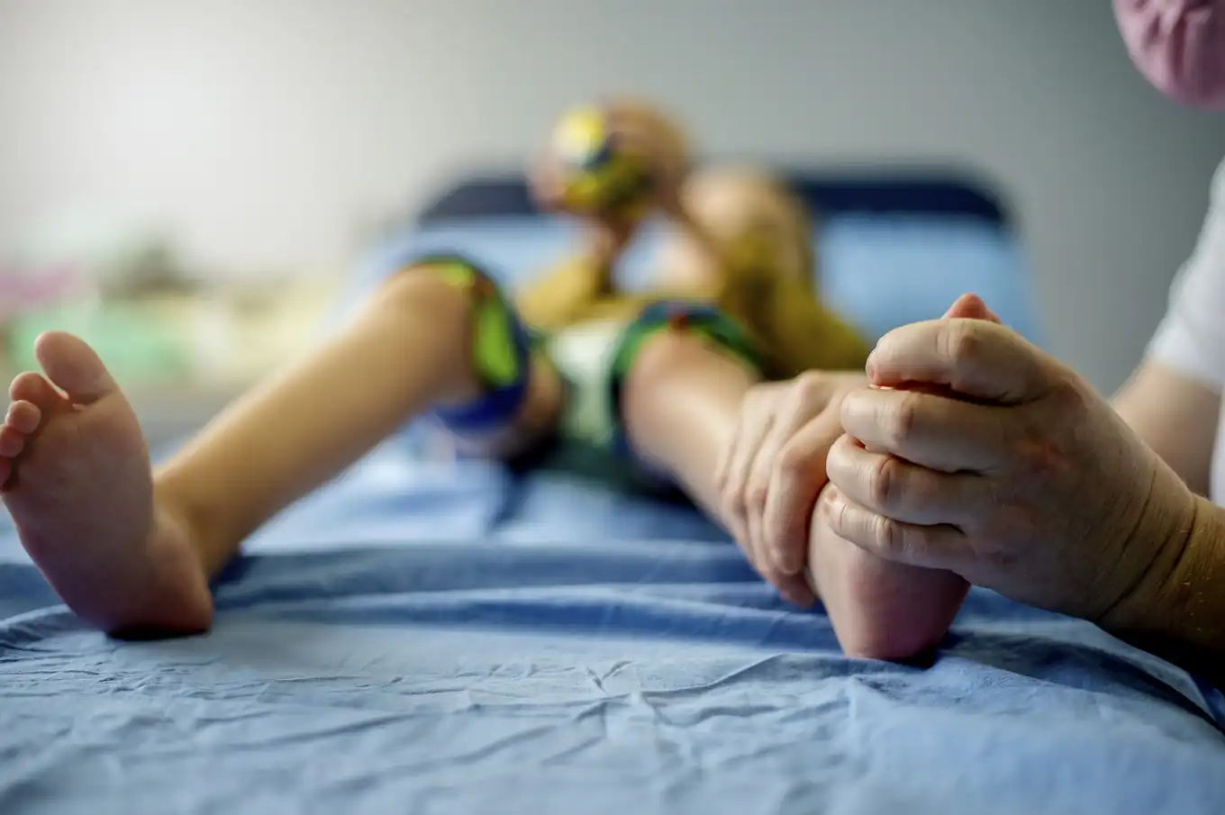 fizjoterapia nóg dziecka